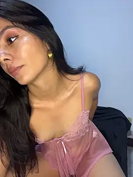 SaraMistick online show from 11/25/25, 10:26