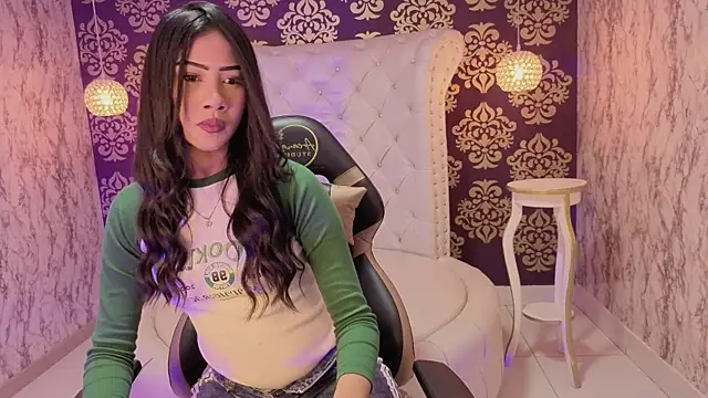 Mia Stonnes online show from 10/15/25, 12:49