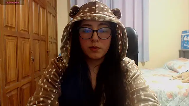 Venus cat  online show from 12/15/25, 04:50