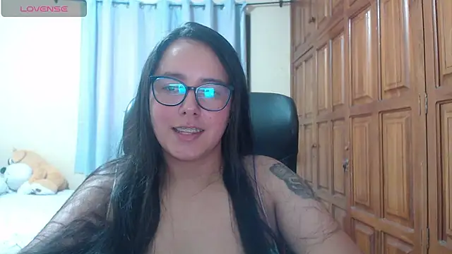 Snapshot of Venus_cat_ chatting on 01/09/26, 07:33 Venus cat online show from 01/09/26, 07:33