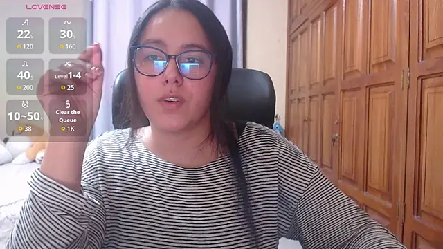 Snapshot of Venus_cat_ chatting on 01/10/26, 02:46 Venus cat online show from 01/10/26, 02:46