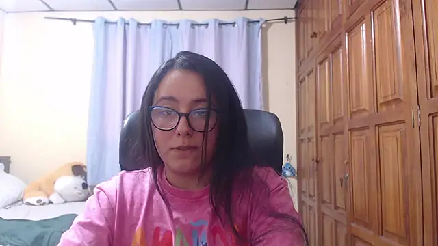 Snapshot of Venus_cat_ chatting on 02/05/26, 03:44 Venus cat online show from 02/05/26, 03:44