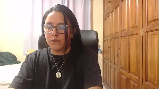 Snapshot of Venus_cat_ chatting on 02/08/26, 12:58 Venus cat online show from 02/08/26, 12:58