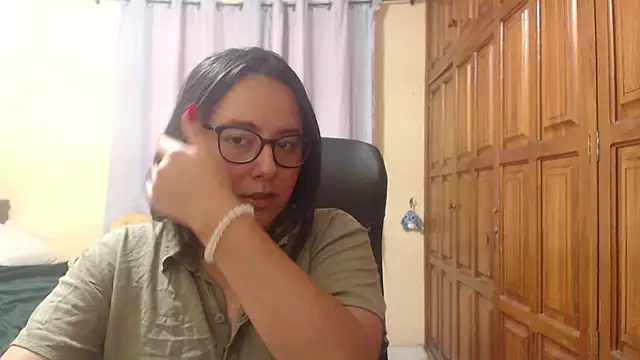 Snapshot of Venus_cat_ chatting on 02/11/26, 03:11 Venus cat online show from 02/11/26, 03:11