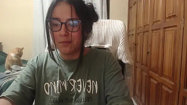 Snapshot of Venus_cat_ chatting on 02/20/26, 06:26 Venus cat online show from 02/20/26, 06:26