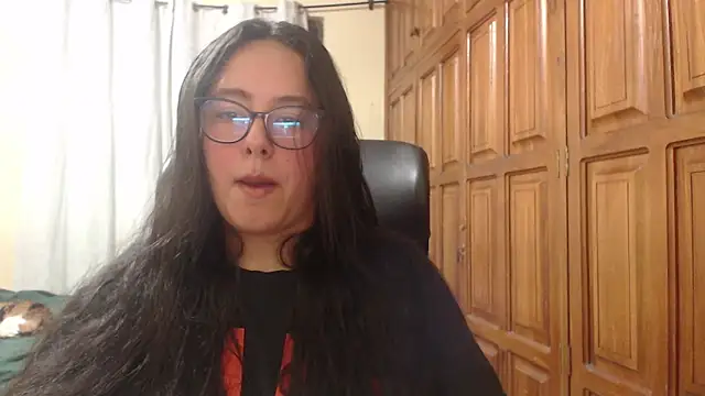 Snapshot of Venus_cat_ chatting on 02/21/26, 03:18 Venus cat online show from 02/21/26, 03:18