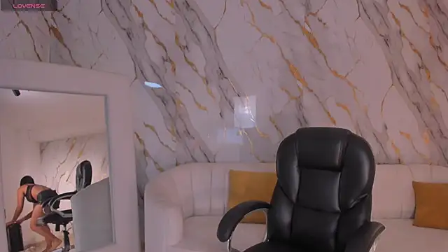 NatalieLewis online show from 05/10/26, 11:59