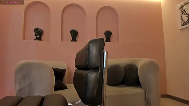 EmilyJohnsonX1 online show from 10/24/25, 03:25