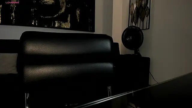 EmilyJohnsonX1 online show from 12/04/25, 03:16