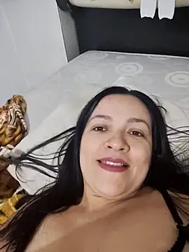 LindaSalo33 online show from 11/11/25, 04:45