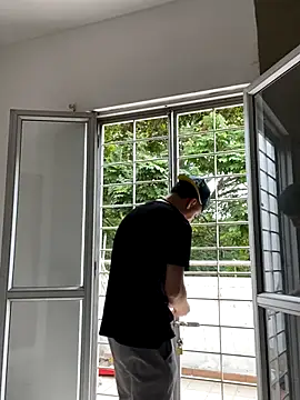 Snapshot of jeff2995_ chatting on 10/30/25, 04:52 jeff2995 online show from 10/30/25, 04:52