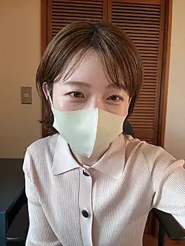 Snapshot of momo_yuipu chatting on 10/09/25, 01:58 momo yuipu online show from 10/09/25, 01:58