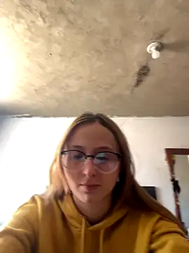 imariahot online show from 10/15/25, 02:06