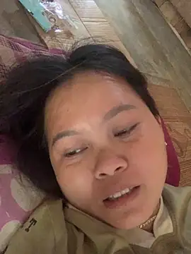 Snapshot of lan-xinh01 chatting on 10/21/25, 06:47 lan-xinh01 online show from 10/21/25, 06:47