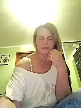 Snapshot of Masha412111 chatting on 01/12/26, 08:47 Masha412111 online show from 01/12/26, 08:47