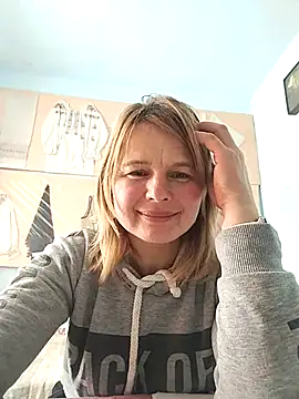 Snapshot of Masha412111 chatting on 02/13/26, 08:54 Masha412111 online show from 02/13/26, 08:54