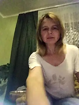 Snapshot of Masha412111 chatting on 02/23/26, 07:44 Masha412111 online show from 02/23/26, 07:44