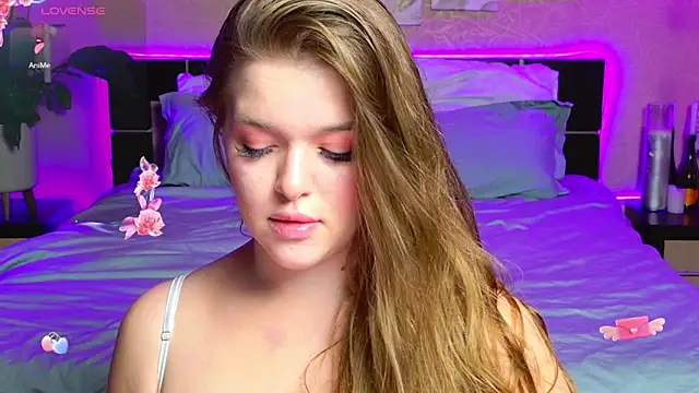 Snapshot of EmilyWhispers chatting on 03/18/26, 09:29 EmilyWhispers online show from 03/18/26, 09:29