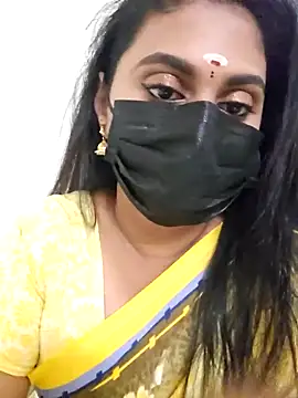 Snapshot of Dheronika_sweetie chatting on 10/07/25, 05:32 Dheronika sweetie online show from 10/07/25, 05:32