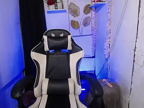 Snapshot of ella_foxtrot chatting on 03/15/26, 09:59 ella foxtrot online show from 03/15/26, 09:59