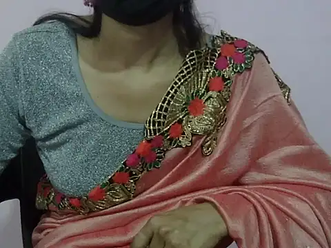 Snapshot of Laila_Cute chatting on 01/17/26, 01:49 Laila Cute online show from 01/17/26, 01:49