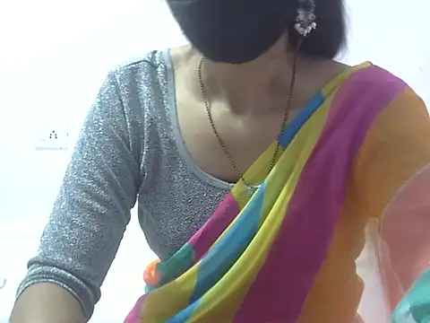 Snapshot of Laila_Cute chatting on 02/24/26, 02:53 Laila Cute online show from 02/24/26, 02:53