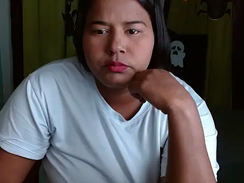 Ebony luna online show from 10/16/25, 01:23