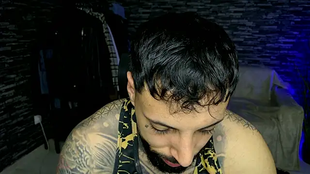 MasculineGuy99 online show from 05/05/26, 08:28