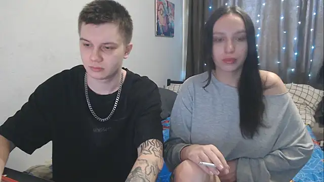 Snapshot of Mark_and_Wendy chatting on 04/09/26, 04:45 Mark and Wendy online show from 04/09/26, 04:45