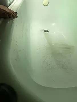 Snapshot of pleasedontpressaredburton chatting on 11/21/25, 04:27 pleasedontpressaredburton online show from 11/21/25, 04:27