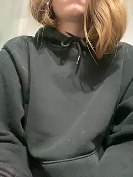 Snapshot of pleasedontpressaredburton chatting on 02/21/26, 12:22 pleasedontpressaredburton online show from 02/21/26, 12:22