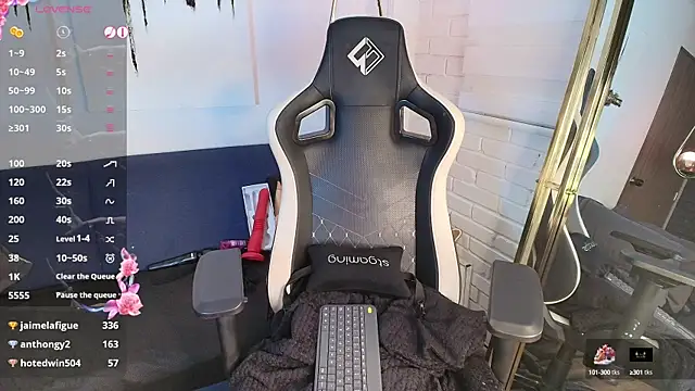 Matti sofia  online show from 10/01/25, 08:59