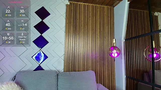 Matti sofia  online show from 10/28/25, 07:05