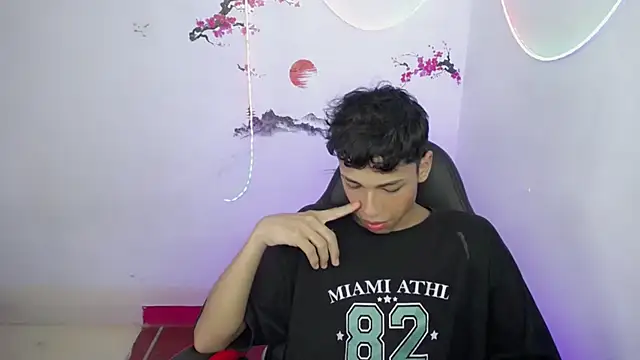 Im david02 online show from 11/15/25, 12:56