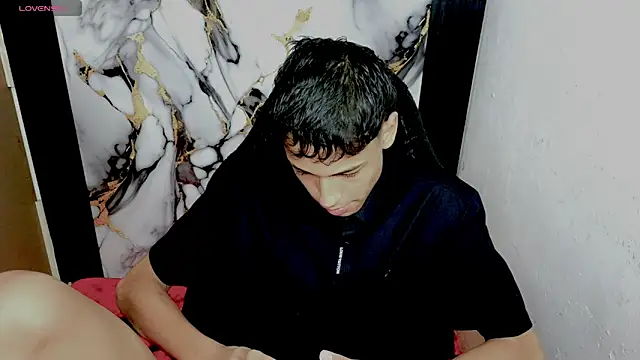 Snapshot of Im_david02 chatting on 01/13/26, 12:54 Im david02 online show from 01/13/26, 12:54