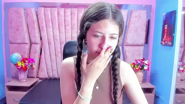 sarah sweett  online show from 10/18/25, 02:18