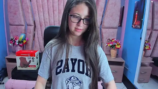 sarah sweett  online show from 03/17/26, 03:04