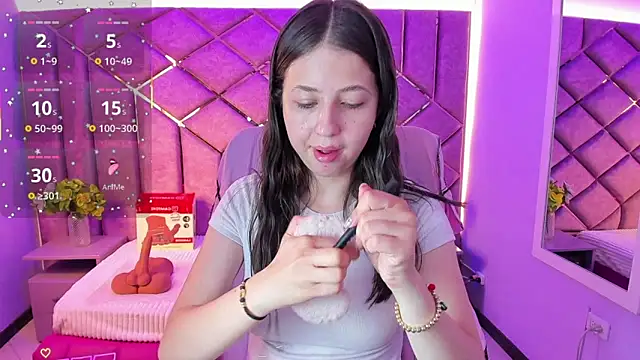 sarah sweett  online show from 06/11/26, 02:26