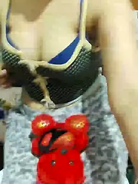 Snapshot of Rihame07 chatting on 11/11/25, 07:58 Rihame07 online show from 11/11/25, 07:58