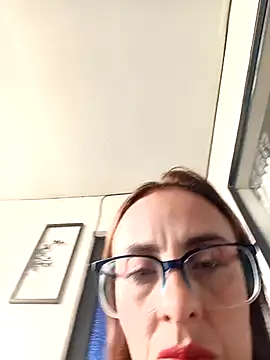 Jade 1-9 online show from 11/11/25, 06:41