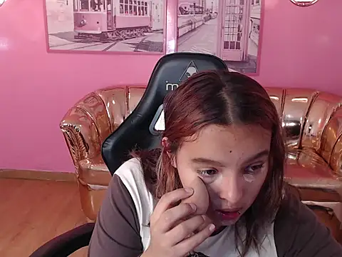 mia foster t online show from 10/03/25, 01:08