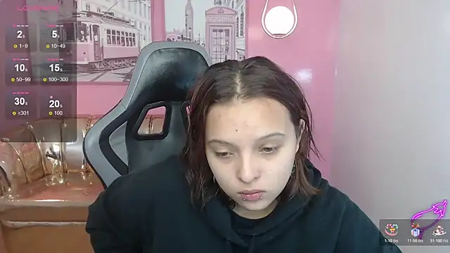 mia foster t online show from 12/15/25, 01:37