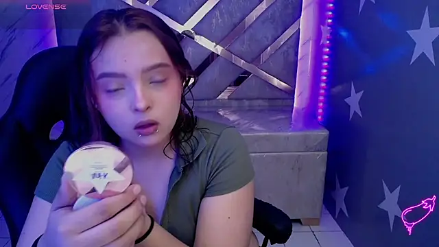 mia foster t online show from 05/11/26, 01:17