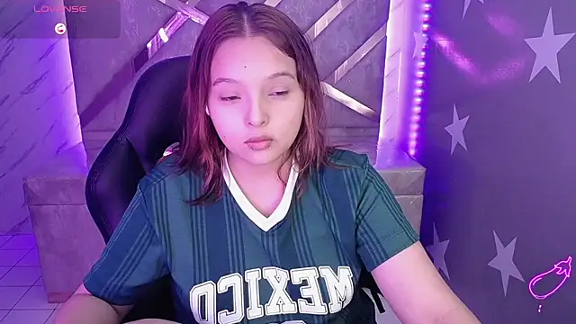 mia foster t online show from 05/12/26, 01:08