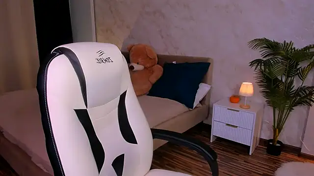 AngelAnabelle online show from 11/13/25, 09:47