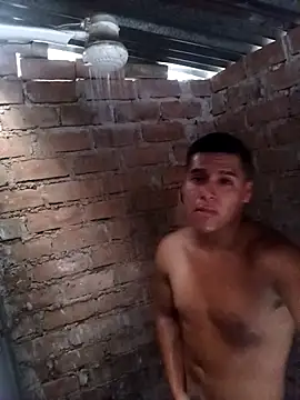 Snapshot of Alex321Flores chatting on 02/02/26, 05:44 Alex321Flores online show from 02/02/26, 05:44