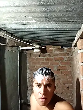 Snapshot of Alex321Flores chatting on 02/07/26, 01:42 Alex321Flores online show from 02/07/26, 01:42