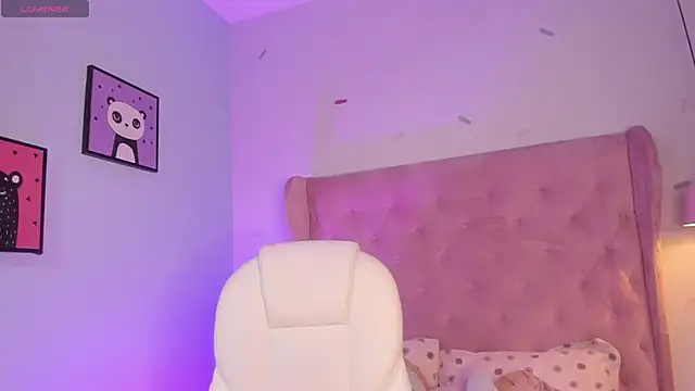 Snapshot of Vanelope_evanss chatting on 12/22/25, 01:19 Vanelope evanss online show from 12/22/25, 01:19