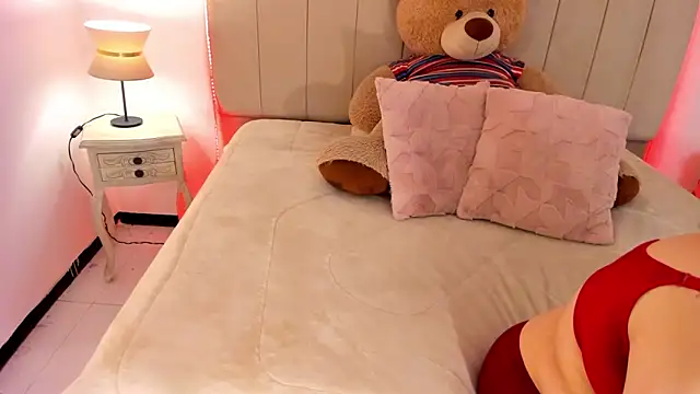 Snapshot of sam_von_tess chatting on 10/28/25, 04:27 sam von tess online show from 10/28/25, 04:27