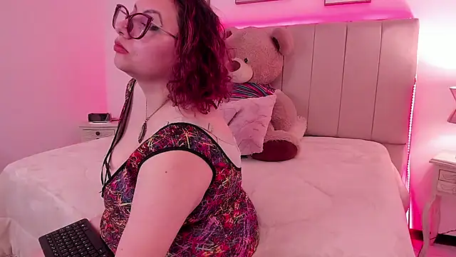 Snapshot of sam_von_tess chatting on 11/05/25, 04:23 sam von tess online show from 11/05/25, 04:23